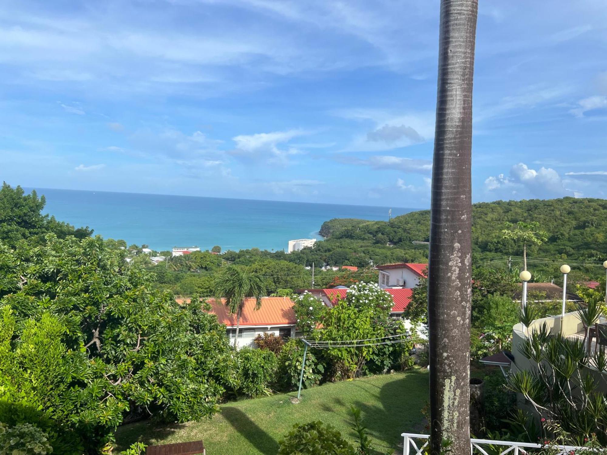 Attractive 2-Bed Apartment Stunning Sea View Дикенсон-Бей Экстерьер фото